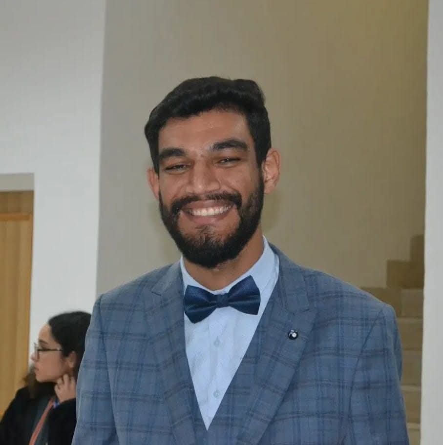 عبد الهادي عياد - المؤسس